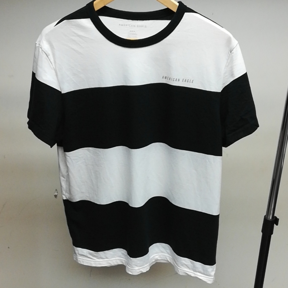 American Eagle Black and White T-Shirt